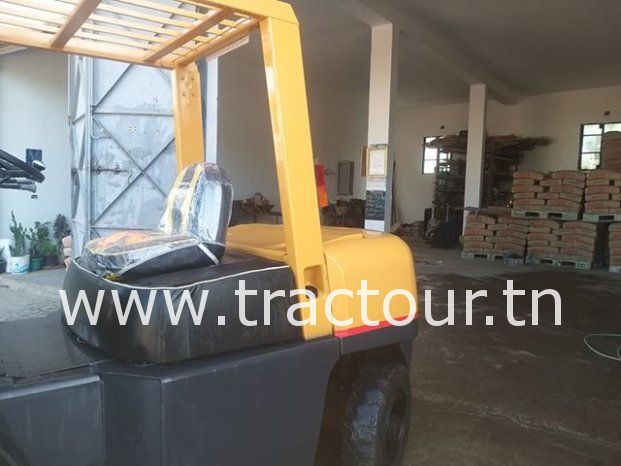 À vendre Chariot élévateur diesel TCM 30 complet