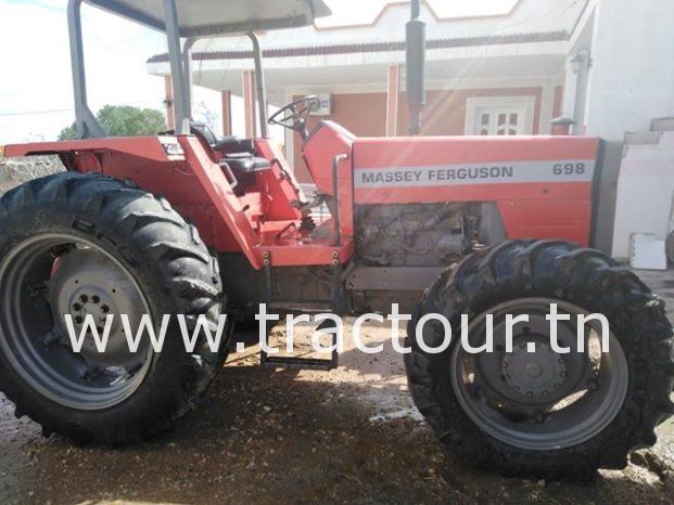 À vendre Tracteur Massey Ferguson 698 complet