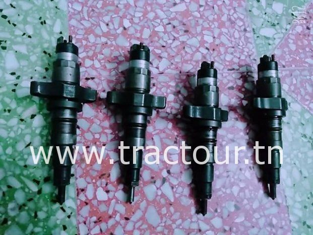 À vendre 4 Injecteurs Iveco complet