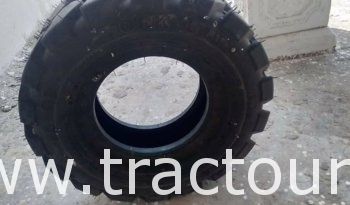 À vendre Pneu 18×7 – 8    8 plis complet