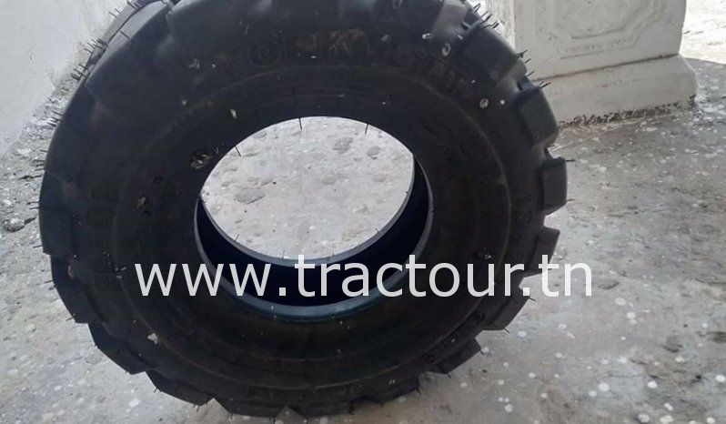 À vendre Pneu 18×7 – 8    8 plis complet