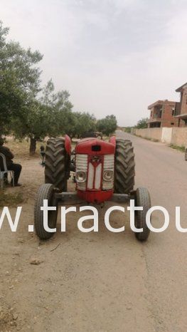 À vendre Tracteur Massey Ferguson 65 avec fanyoura 11 dents complet