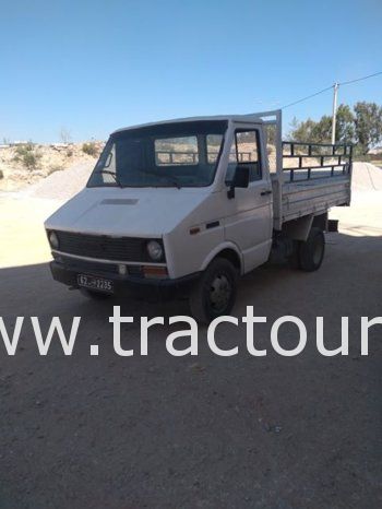 À vendre Camion benne Iveco Daily 35.8 complet