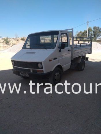À vendre Camion benne Iveco Daily 35.8 complet
