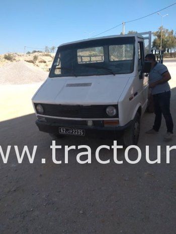 À vendre Camion benne Iveco Daily 35.8 complet