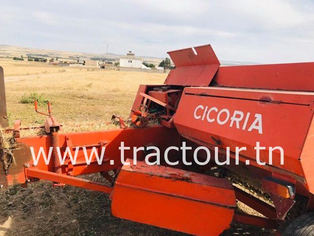 À vendre Presse à paille – Brissa Cicoria 2747F complet