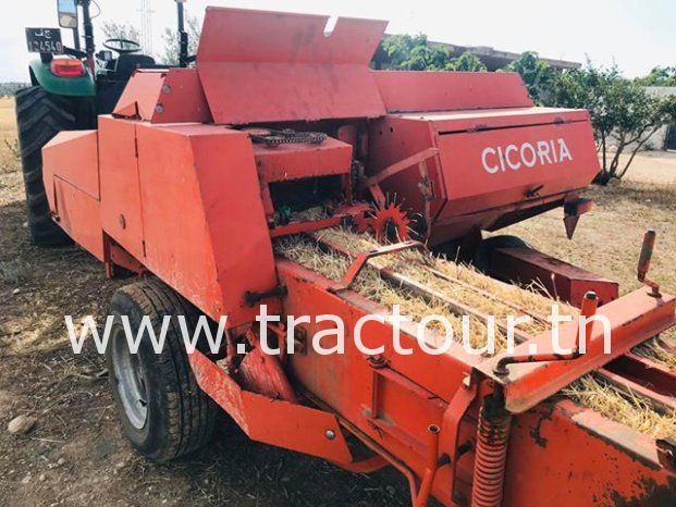 À vendre Presse à paille – Brissa Cicoria 2747F complet