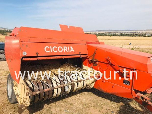 À vendre Presse à paille – Brissa Cicoria 2747F complet