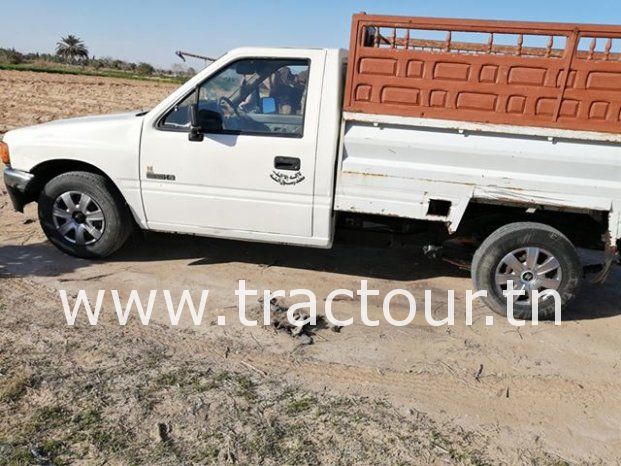 À vendre Camionnette 2 portes avec benne Isuzu Faster 2.5D complet