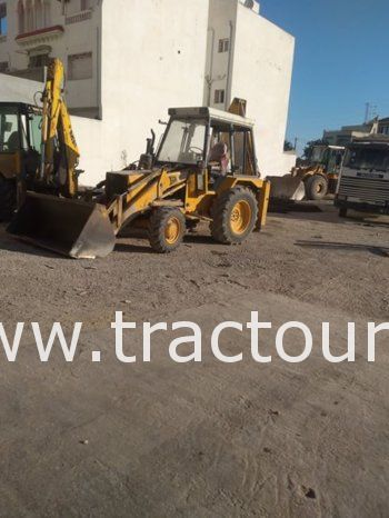 À vendre Tractopelle JCB 3CX SANS CARTE GRISE complet