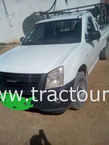 À vendre Camionnette 2 portes avec benne Isuzu D-max 2.5 TD complet