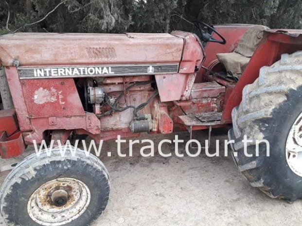 À vendre Tracteur International 784 complet