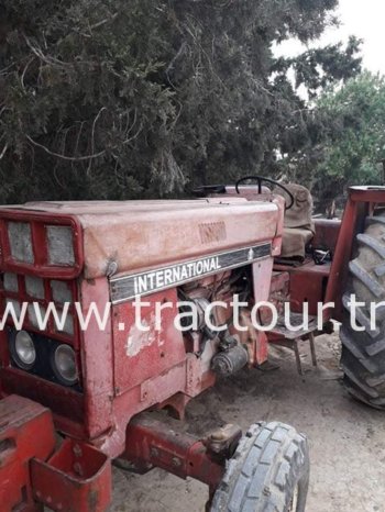 À vendre Tracteur International 784 complet