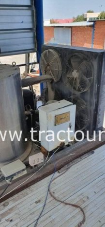 A vendre Chambre à glace avec deux centrales une à 3 tonnes 24h et une à 2 tonnes 24h complet