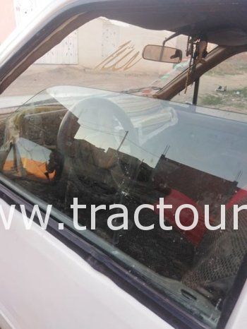 À vendre Camionnette 2 portes avec benne Isuzu Faster 2.5D complet