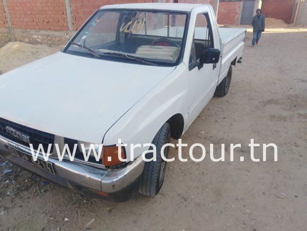 À vendre Camionnette 2 portes avec benne Isuzu Faster 2.5D complet