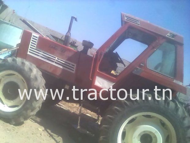 À vendre Tracteur avec cabine Fiat 1180 complet