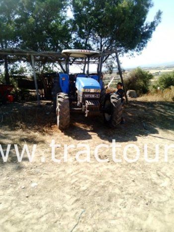 À vendre Tracteur New Holland TD80 complet