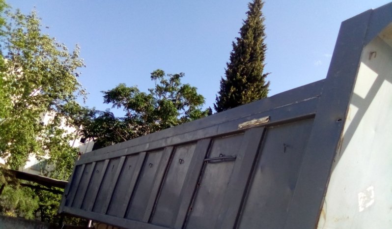 A vendre Semi remorque benne TP 30 tonnes Sicame Possibilité d’échange avec voiture complet
