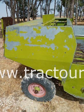 À vendre Presse à paille – Brissa Claas complet
