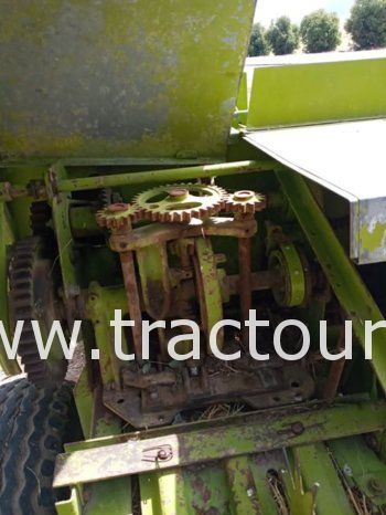À vendre Presse à paille – Brissa Claas complet