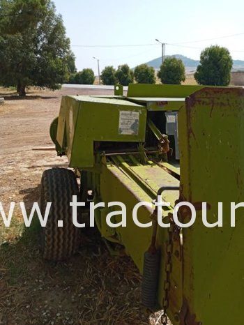 À vendre Presse à paille – Brissa Claas complet