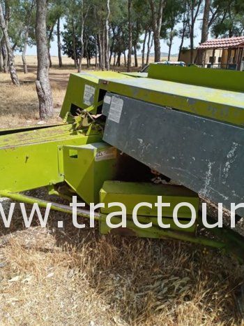 À vendre Presse à paille – Brissa Claas complet
