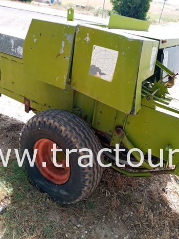 À vendre Presse à paille – Brissa Claas complet