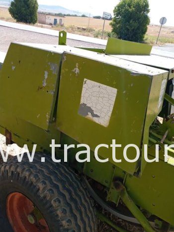 À vendre Presse à paille – Brissa Claas complet