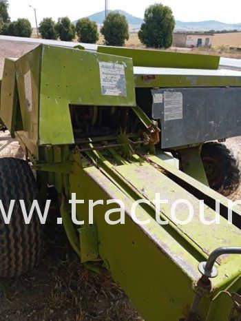 À vendre Presse à paille – Brissa Claas complet
