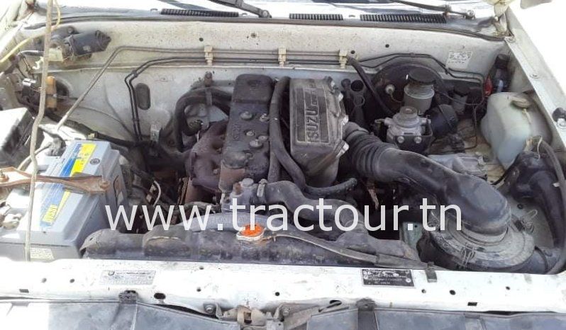 À vendre Camionnette 2 portes avec benne Isuzu complet