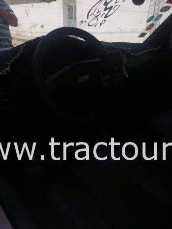 À vendre Camionnette 2 portes avec benne Ford Ranger complet