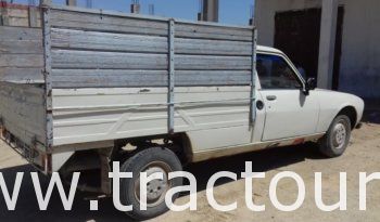 À vendre Camionnette 2 portes avec benne Peugeot 504 complet
