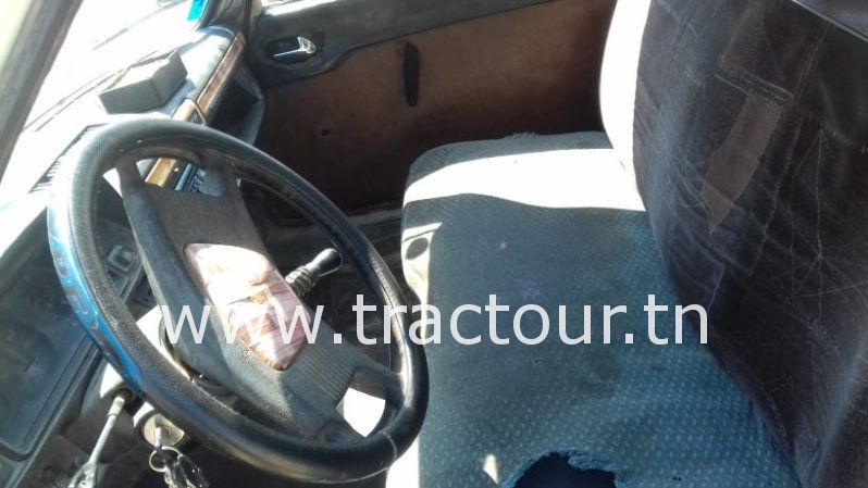 À vendre Camionnette 2 portes avec benne Peugeot 504 complet