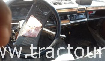 À vendre Camionnette 2 portes avec benne Peugeot 504 complet