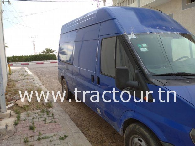 À vendre Utilitaire fourgon Ford Transit complet