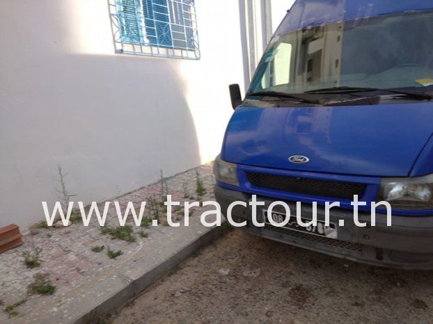 À vendre Utilitaire fourgon Ford Transit complet