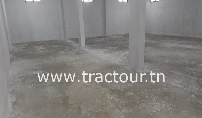 À louer Hangar 240 m² complet