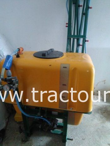 À vendre Pulvérisateur 400 Litres ➕ rampe 9 mètres ➕ tuyau 200 mètres (juin 2019) complet