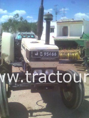 À vendre Tracteur Lamborghini complet