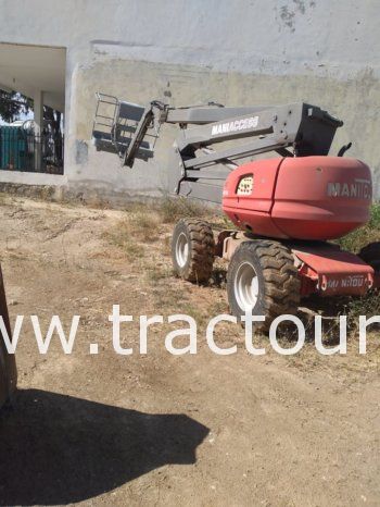 À vendre Nacelle élévatrice à bras automotrice Manitou complet