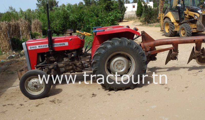 À vendre Tracteur Massey Ferguson 240 complet
