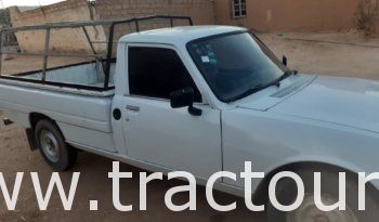 À vendre Camionnette 2 portes avec benne Peugeot 504 complet