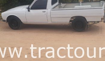 À vendre Camionnette 2 portes avec benne Peugeot 504 complet