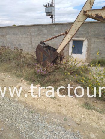 À vendre 5 godets pour pelleteuse poclain ou excavatrice complet
