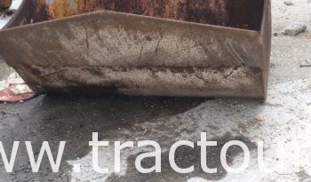 À vendre 5 godets pour pelleteuse poclain ou excavatrice complet