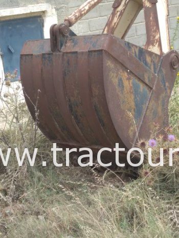 À vendre 5 godets pour pelleteuse poclain ou excavatrice complet