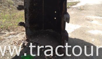 À vendre 5 godets pour pelleteuse poclain ou excavatrice complet