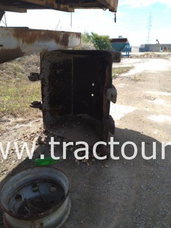 À vendre 5 godets pour pelleteuse poclain ou excavatrice complet