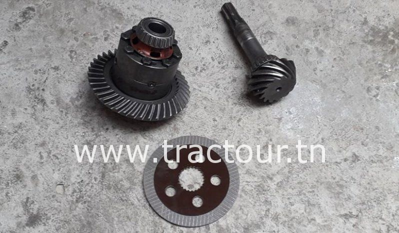 À vendre vis ➕ couronne ➕ garniture de frein Massey Ferguson 374V complet